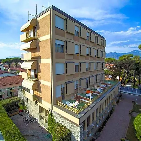 Battelli 3* Marina di Pietrasanta